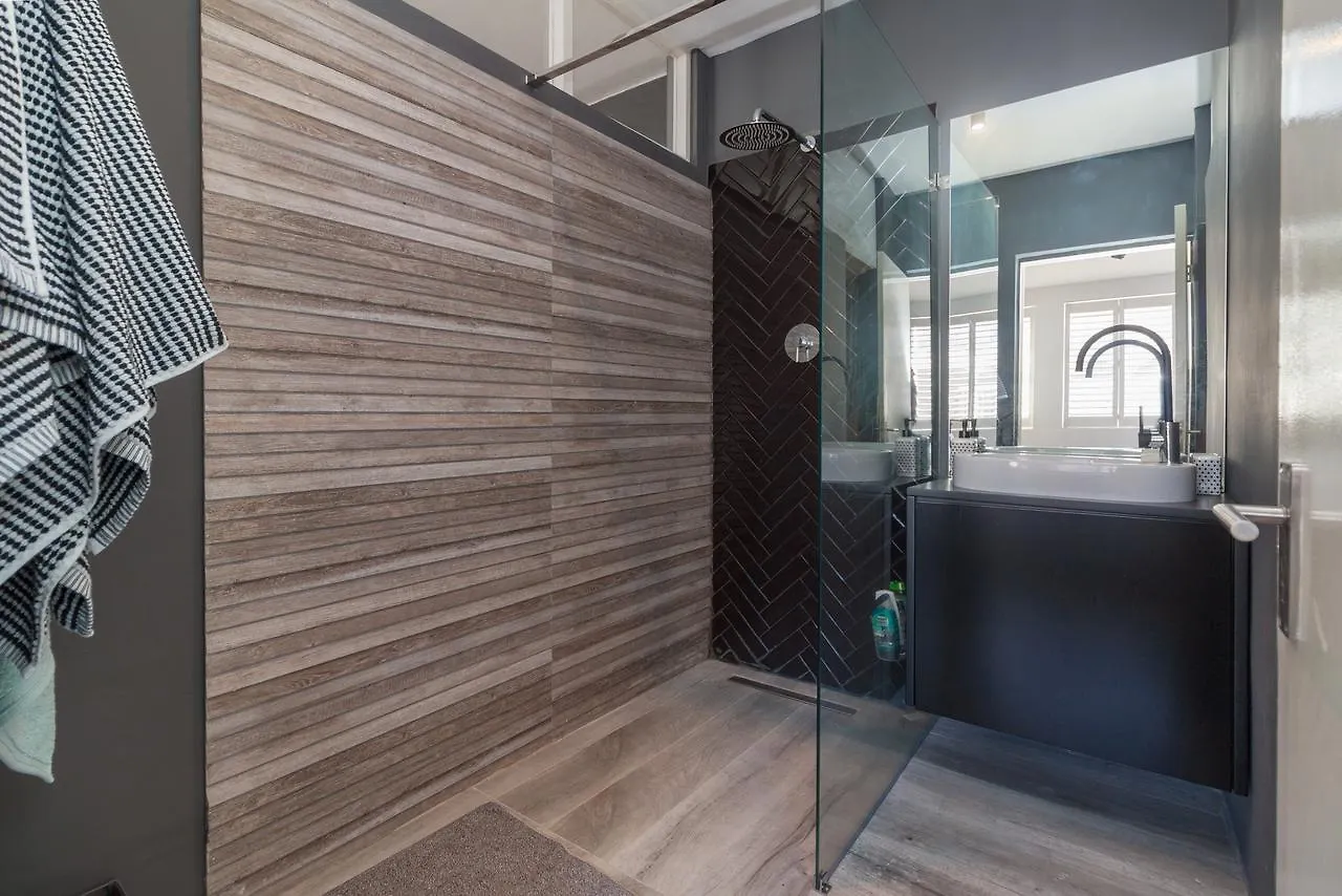 Keerom 66 - Beautiful Modern Apartment In Heart Of Cape Town
